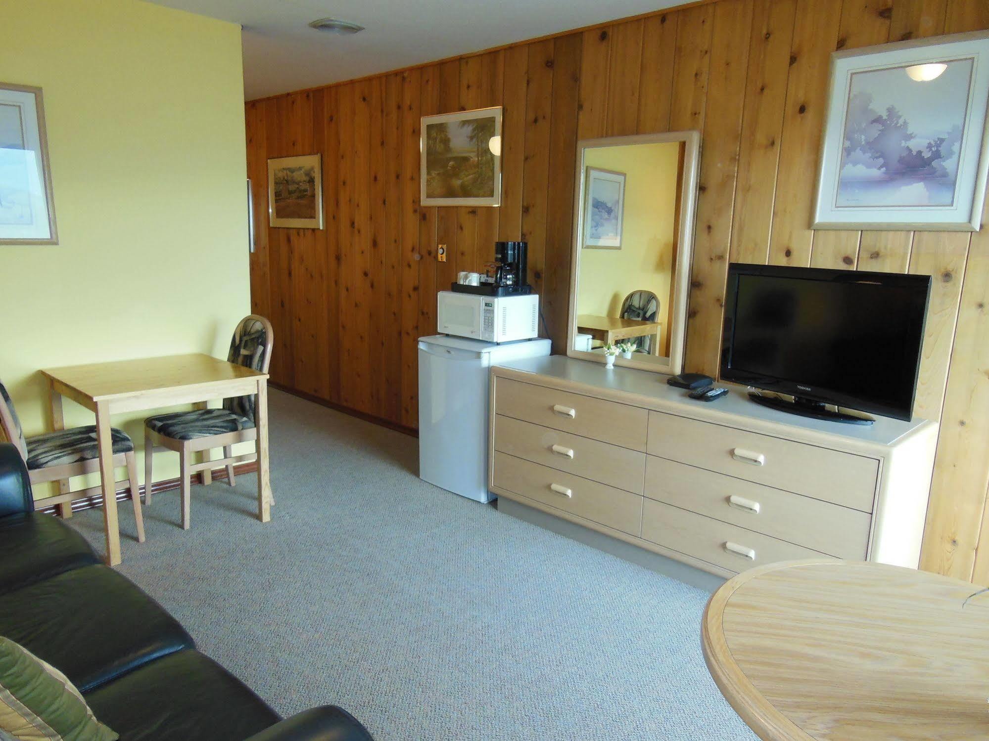 Motel Bo Radium Radium Hot Springs Buitenkant foto