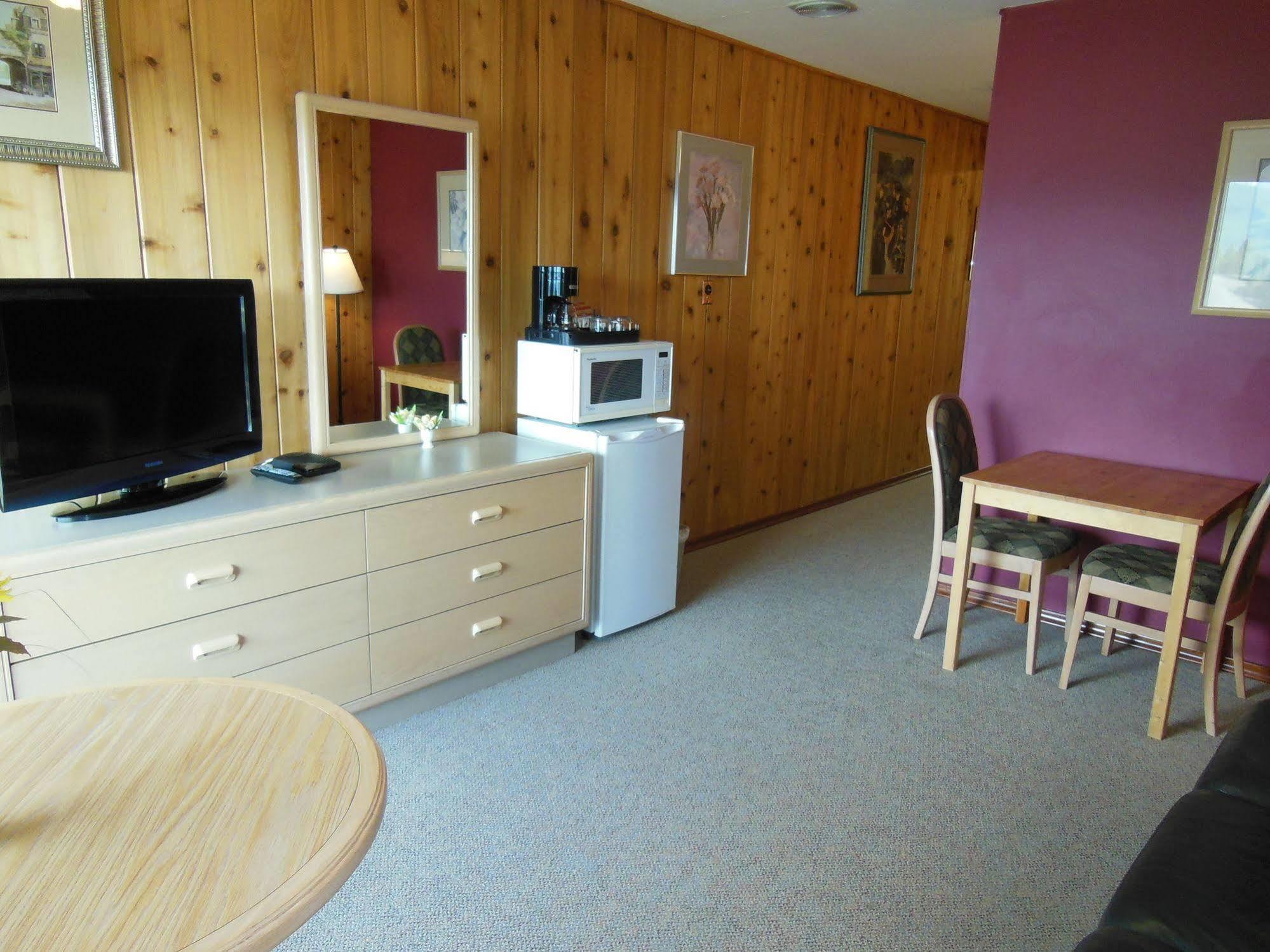 Motel Bo Radium Radium Hot Springs Buitenkant foto