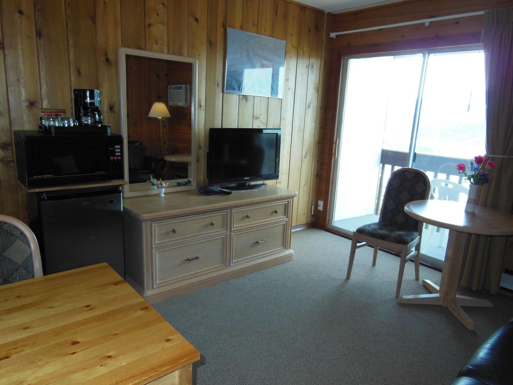 Motel Bo Radium Radium Hot Springs Buitenkant foto