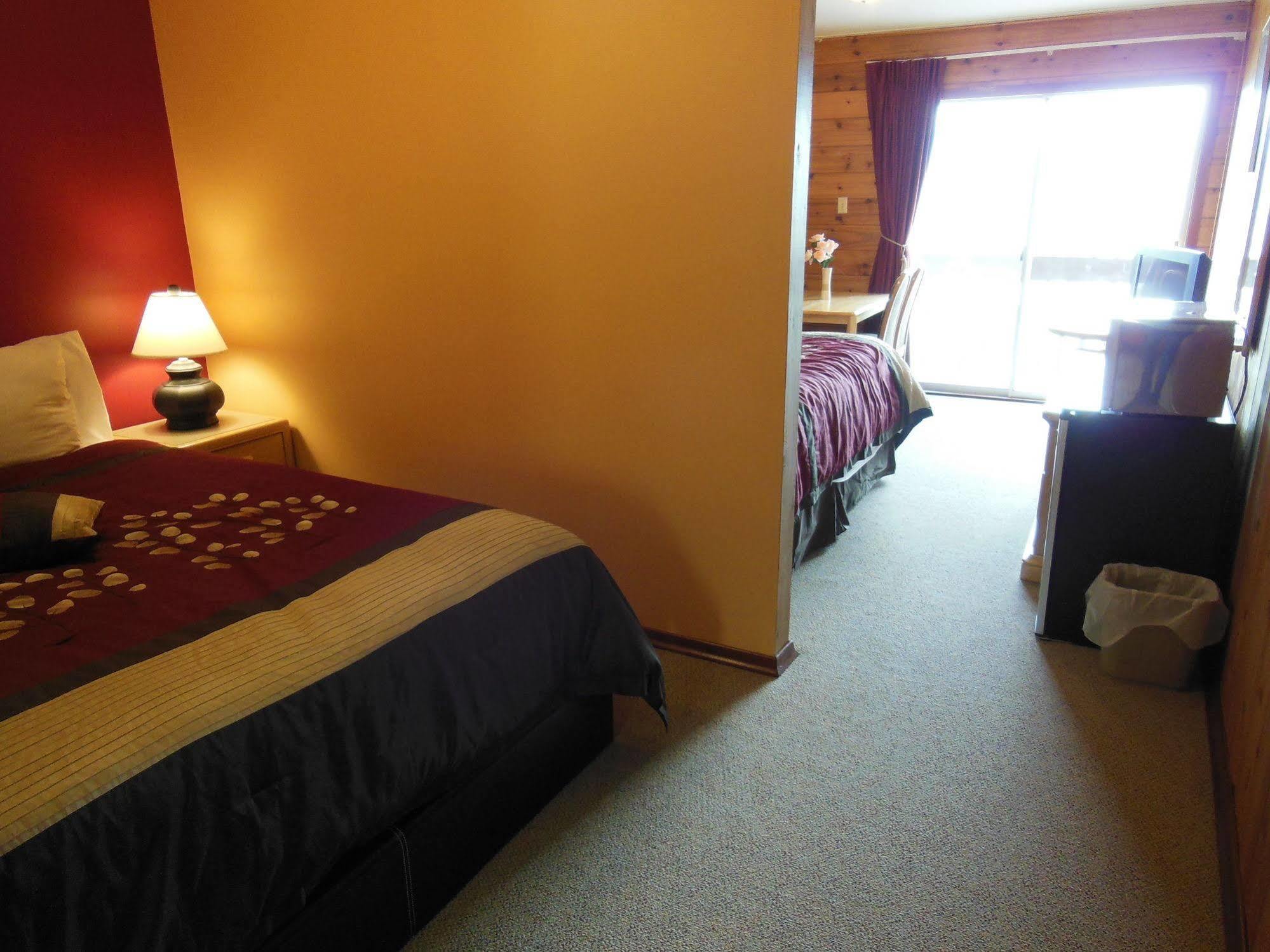 Motel Bo Radium Radium Hot Springs Buitenkant foto